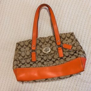 Coach Hampton signature shoulder bag